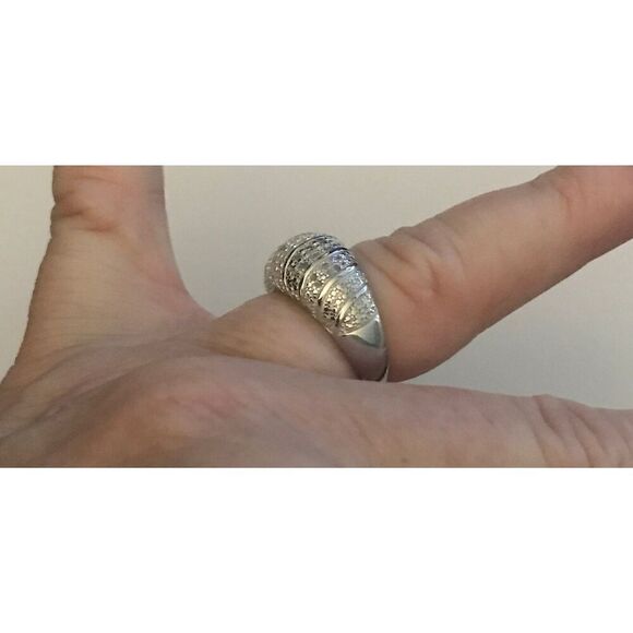 Stunning New 1/4 Carat Genuine Diamond Dome Ring Sz 8 - Picture 3 of 6